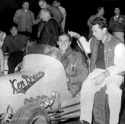 Jim dans le cockpit d'une Midget
Contribution Albert Cato